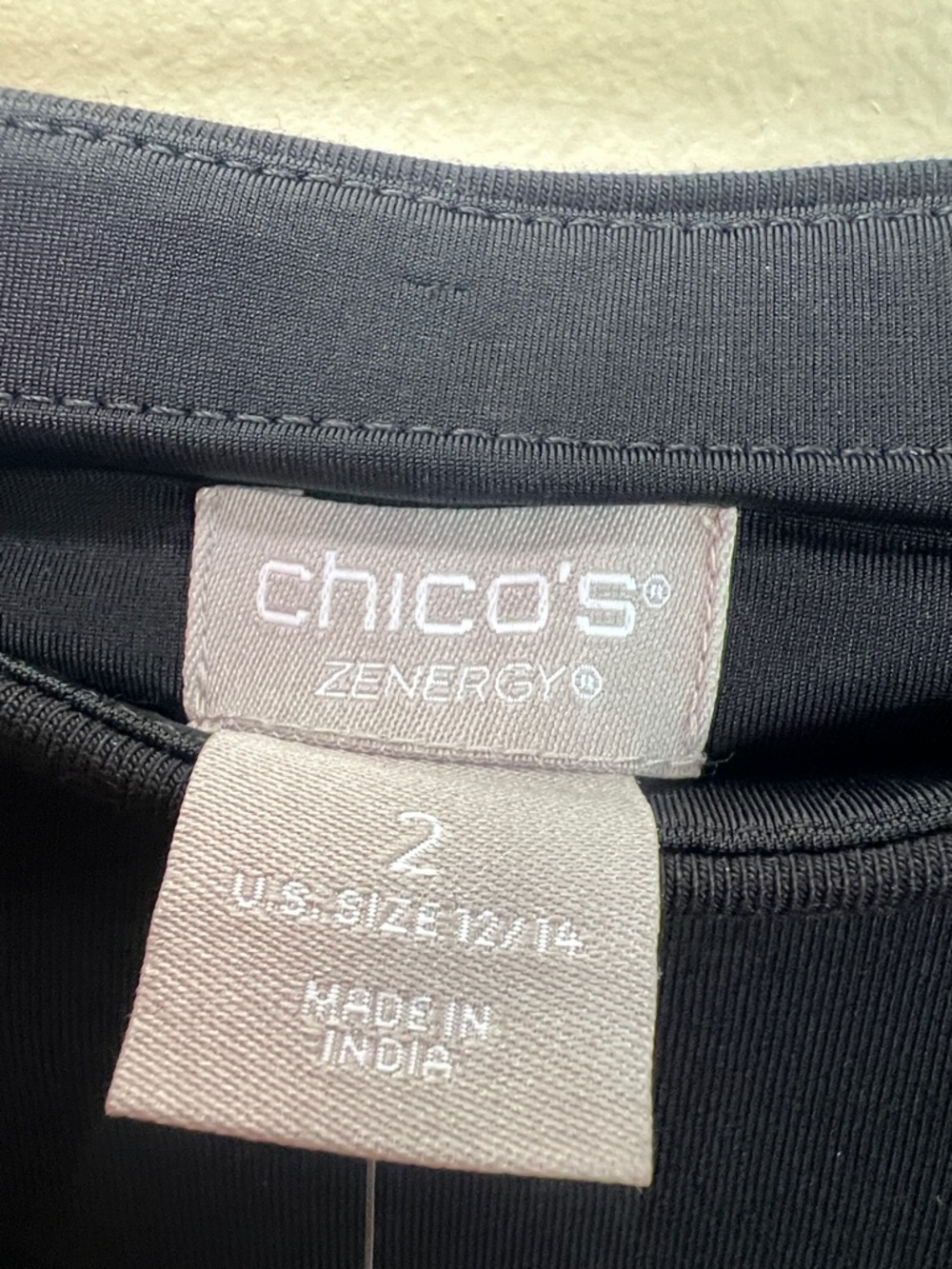 Chico’s Zenergy So Slimming Black Ruched Crop Leggings Women’s Size 2 NWT - Picture 6 of 9